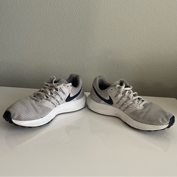 Nike RUN SWIFT Men's Gray Running Shoes - Picture 10 of 10